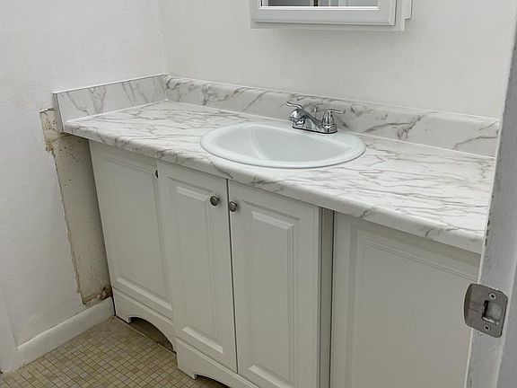 5th image of 16135 NE 19th Ct #2