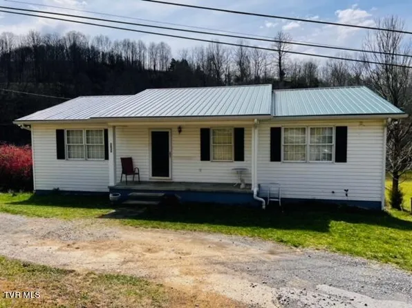 2636 Gravel Lick Rd, Castlewood, VA 24224