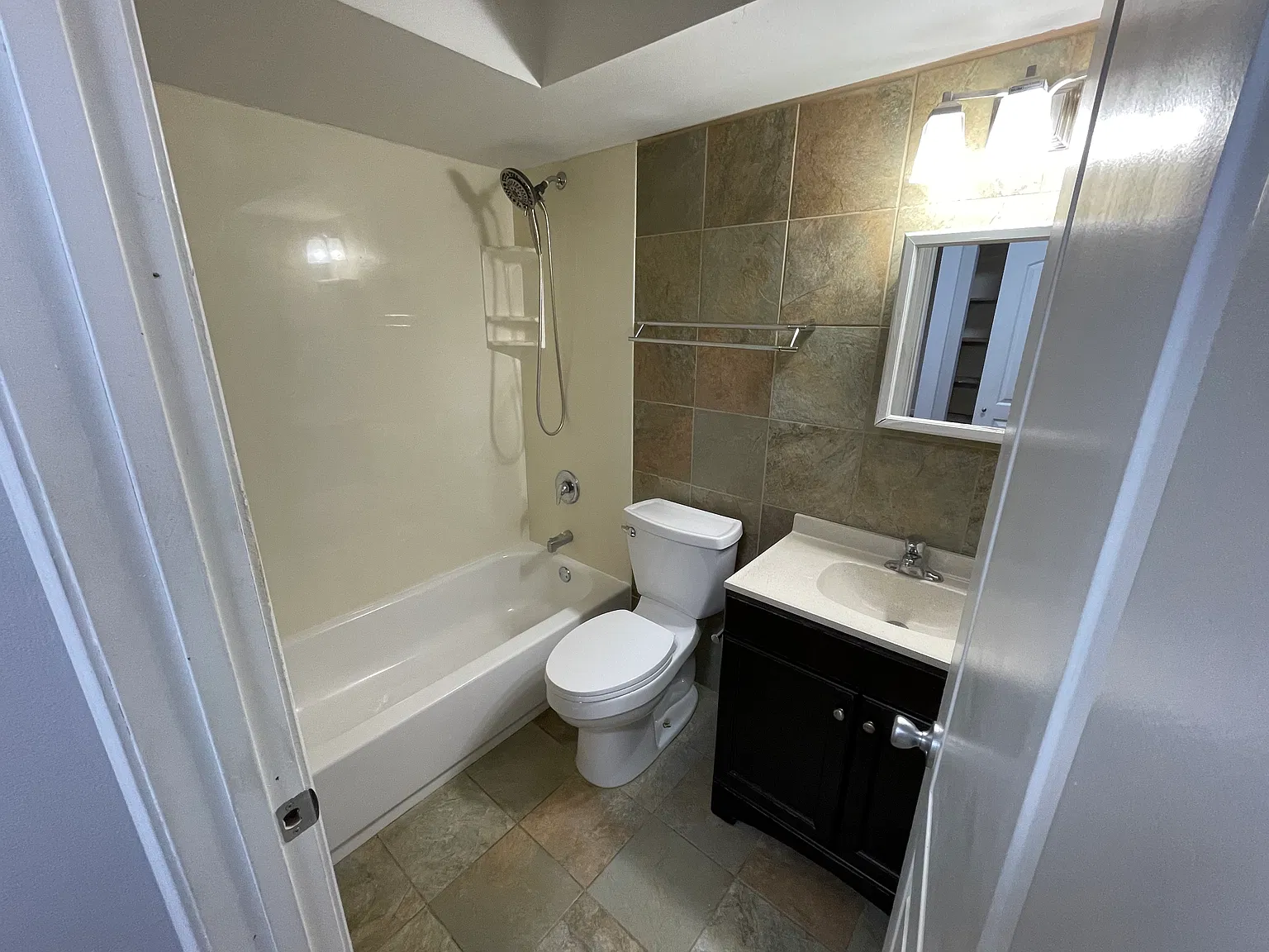1 bed, 750 sqft, $975 — Photo 4