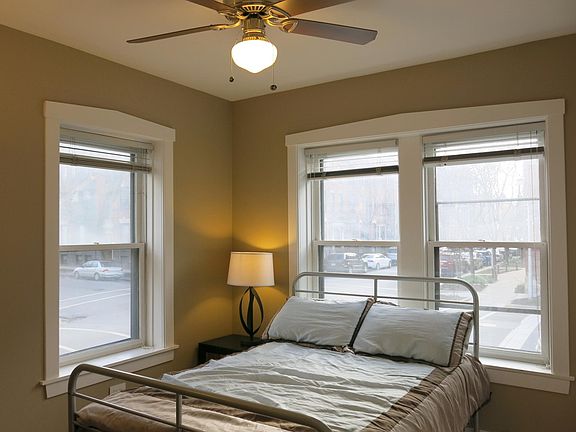 3rd image of 3101 N Kenmore Ave #1