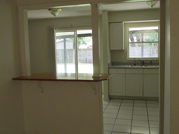 5th image of 2609 Hartwell Ave