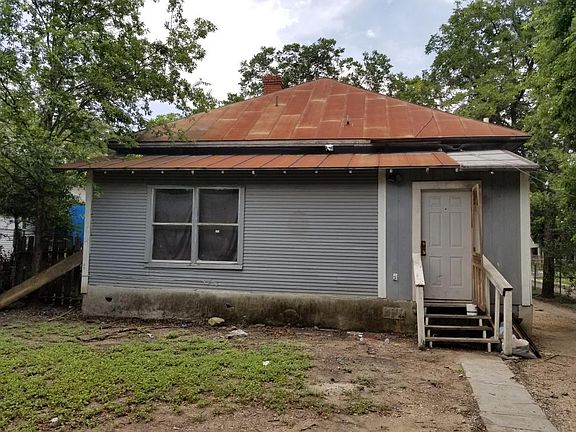 4th image of 733 Essex St