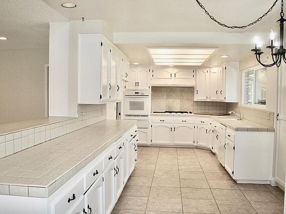 4th image of 2515 Quail Valley Rd