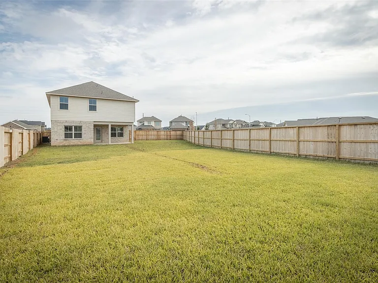 401 Sunray Lake Ln — Photo 21