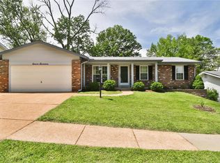 1117 Grenadier Ln, Ballwin, MO 63021