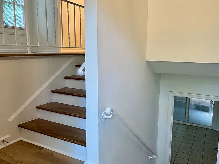508 Landers Dr SW — Photo 3