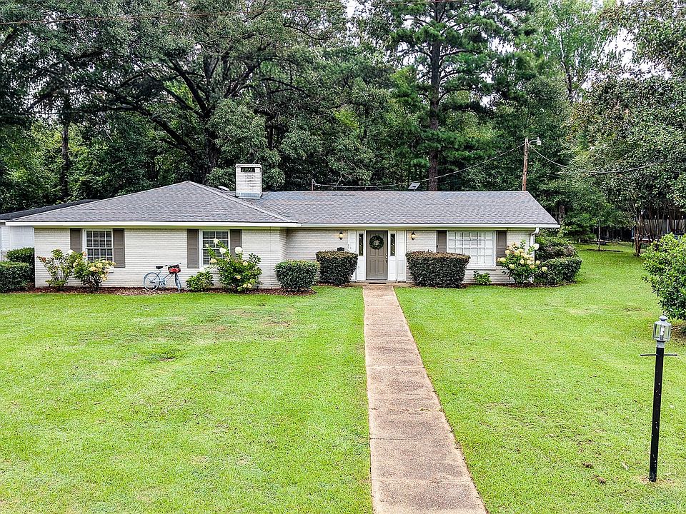1st image of 1520 N Andrews Dr