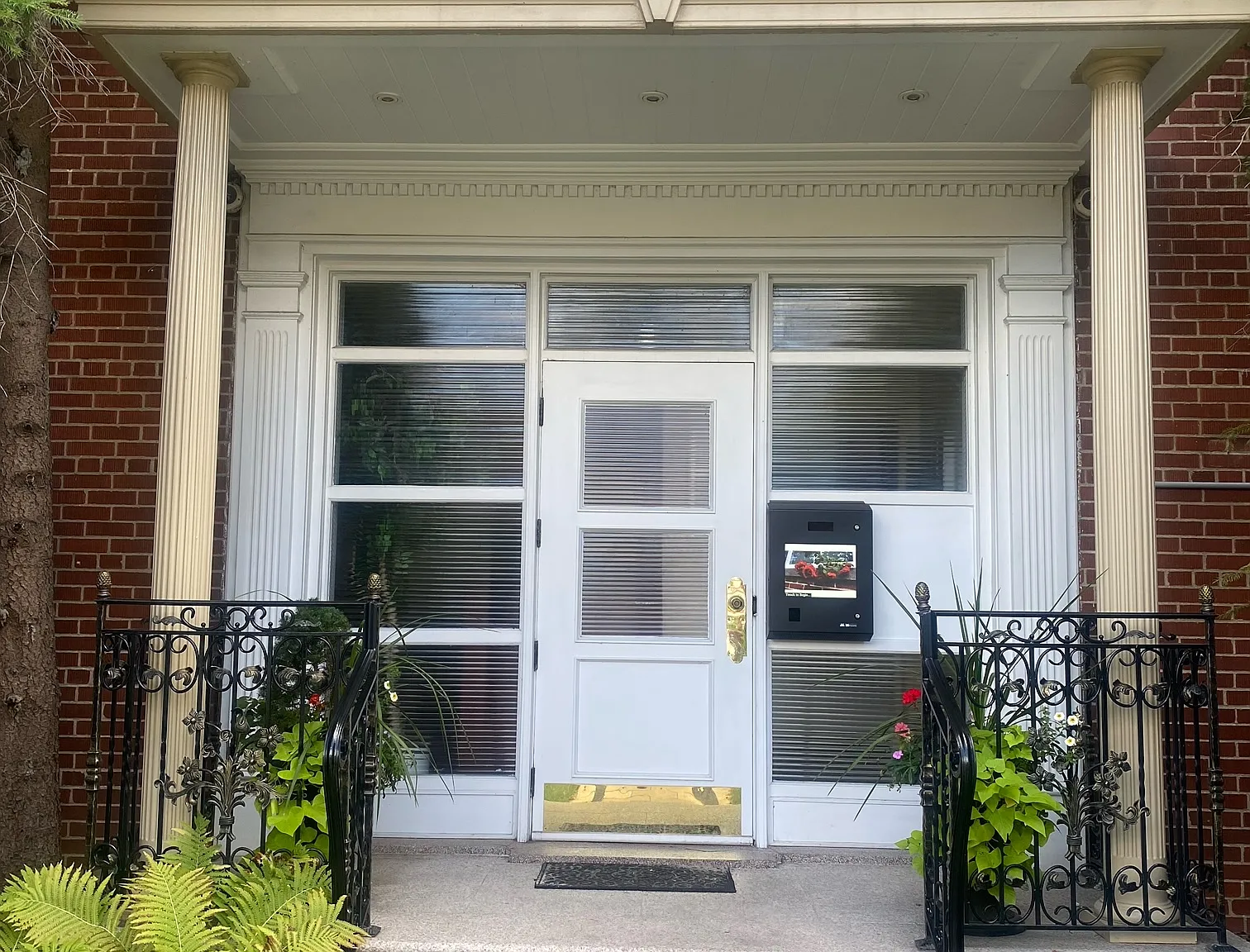 1 bed, 900 sqft, $2,290 — Photo 2