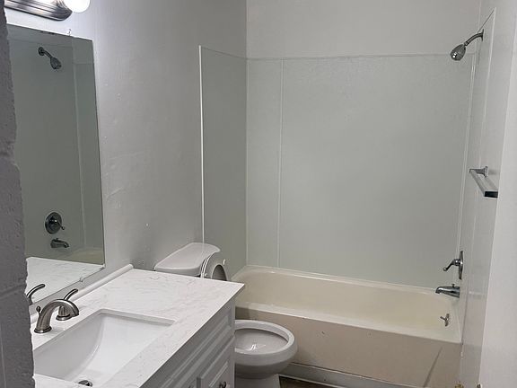 3rd image of 1209 S Wall St #31