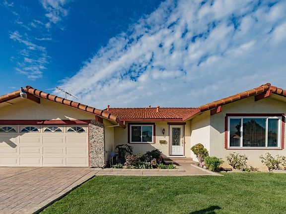 2nd image of 3726 Eastwood Cir