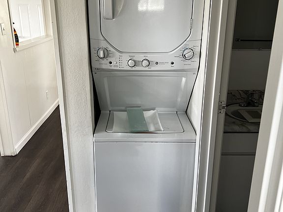5th image of 358 Wonder St Unit 6