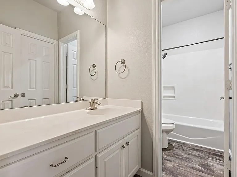 1728 S. Waco Street — Photo 11