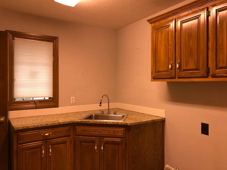 1164 W Rockhill Ave — Photo 17