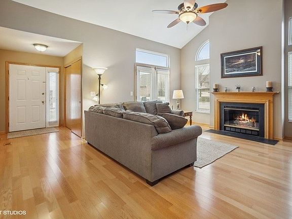 5th image of 142 Canterbury Ct #142