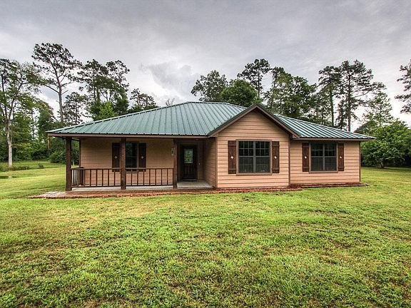 3rd image of 551 Wildwood Cir