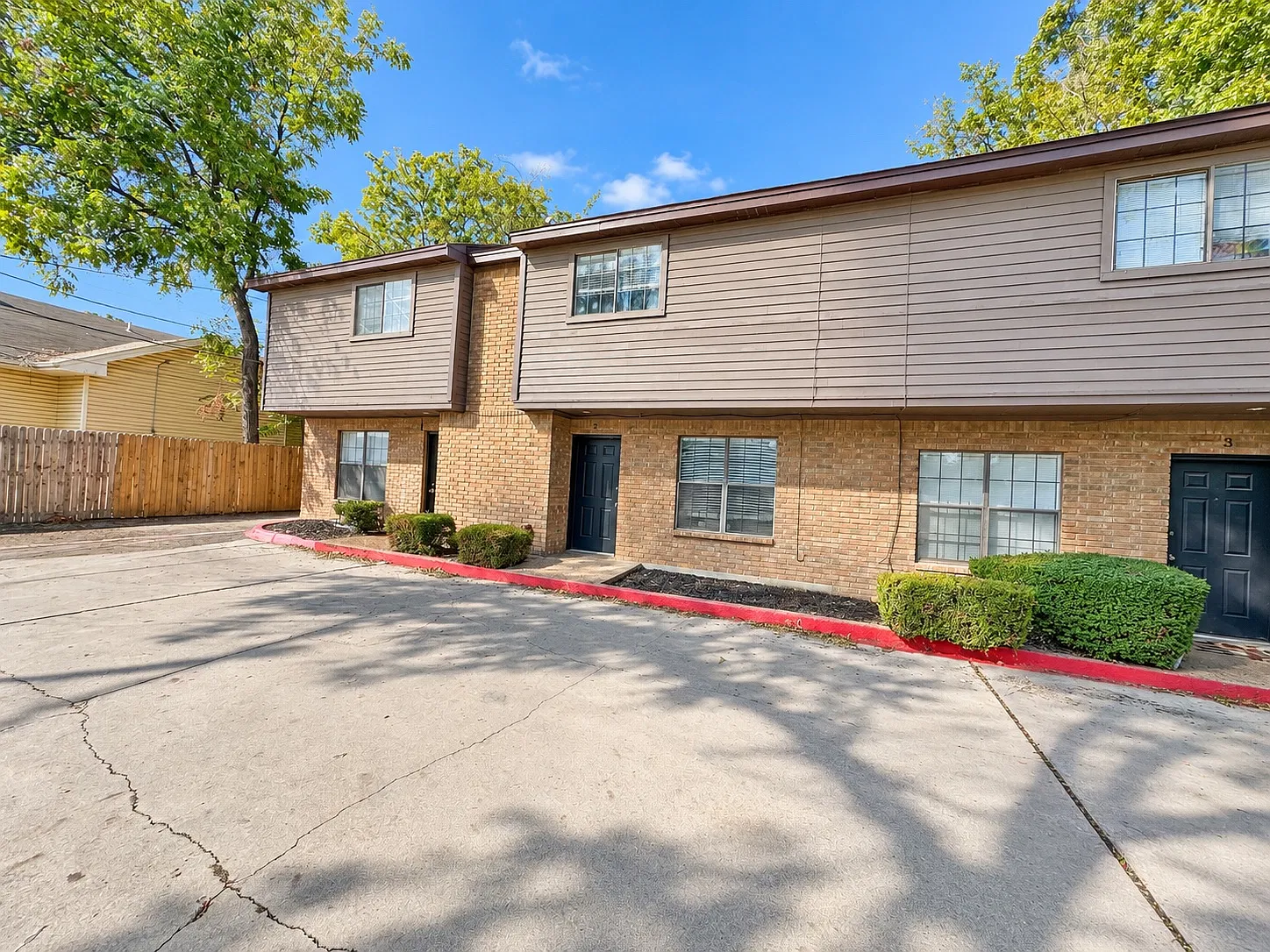 2 bed, 2.5 bath, 1048 sqft, $1,200 — Photo 1