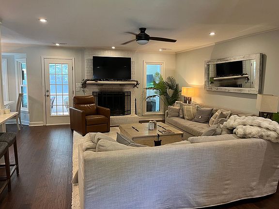 4th image of 1133 Shoreside Way