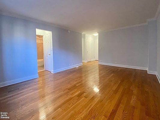 4th image of 201 E 19th St APT 2N