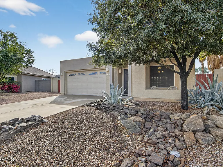 15481 W Mauna Loa Ln — Photo 8