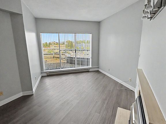 3rd image of 5733 Cambie St #1540890