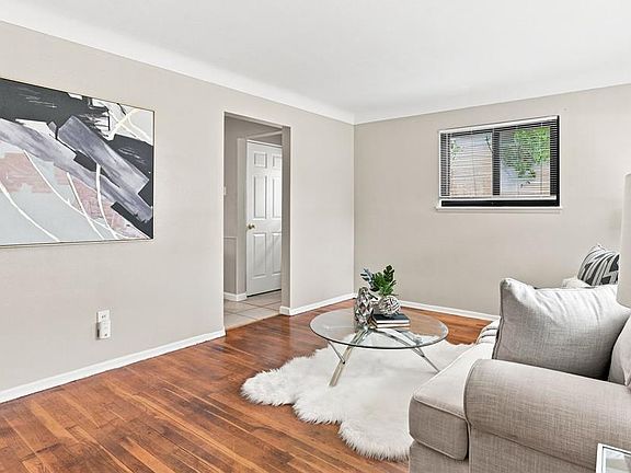 3rd image of 1409 Moran Dr