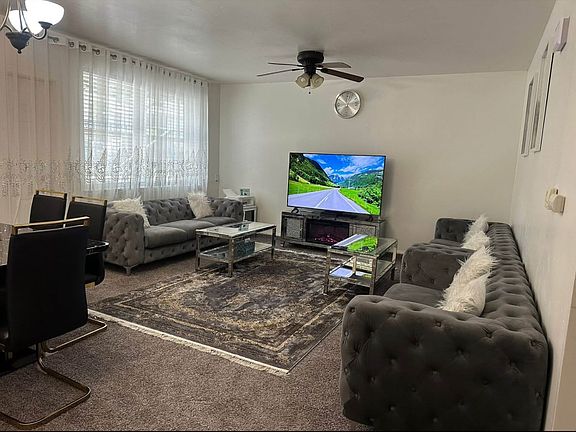 4th image of 1915 4th St APT B