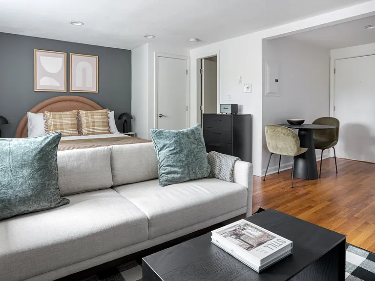 15 Euston Rd #23 — Photo 2