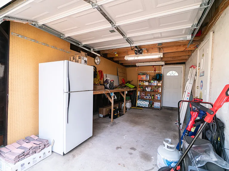 1129 Jefferson Ave — Photo 28