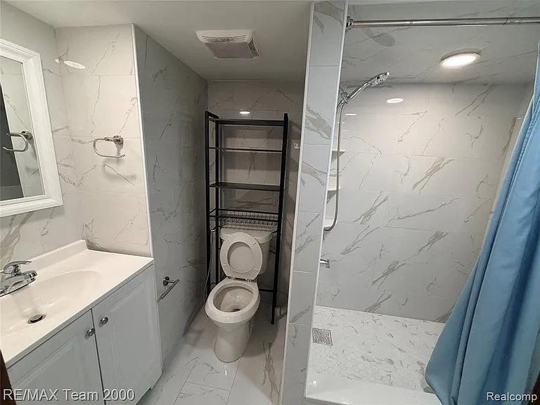 1415 Oakland Ct — Photo 10