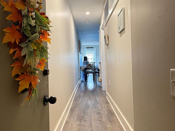 4th image of 144 E Lemon St #6
