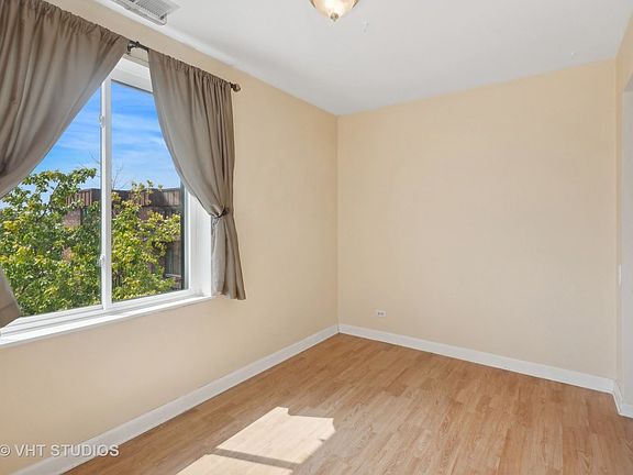 4th image of 420 Walnut Creek Ln Unit 3504