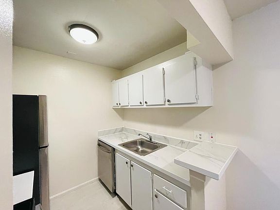 3rd image of 1500 N Congress Avenue #C-18