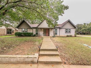 2150 Robin Rd, Lewisville, TX 75077