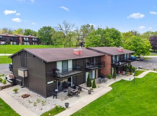 32 Lausanne Ct #1, Lake Geneva, WI 53147
