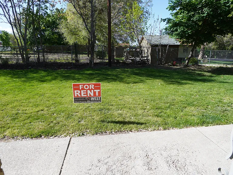 Apartments at 175 Main Street in Farmington — Photo 7