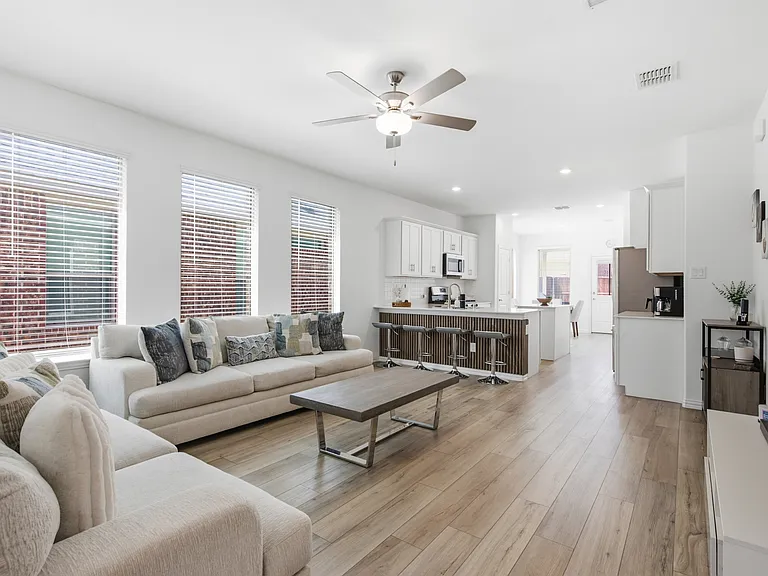 1121 Western Yarrow Ave — Photo 9