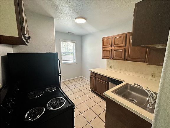 3rd image of 2840 2nd Ave S #B