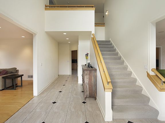 3rd image of 1304 Laurel Ave
