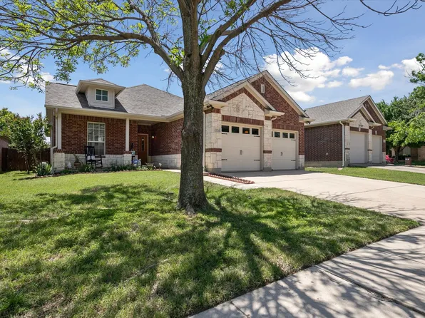 2304 Clairborne Dr, Fort Worth, TX 76177