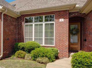 4 Glen Abbey Ct, Little Rock, AR 72227