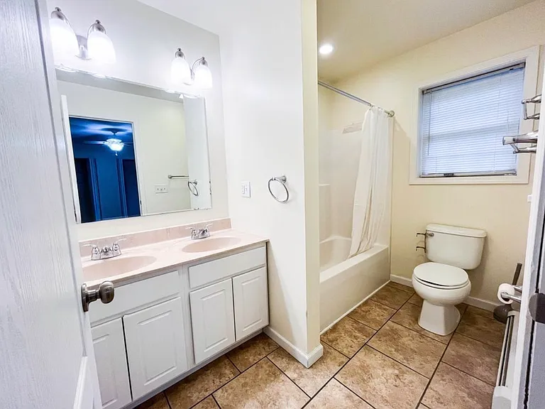 392 Troy Rd #1 — Photo 10
