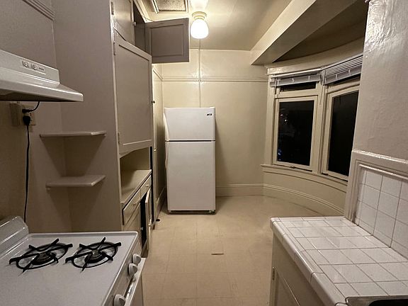 2nd image of 1005 Hyde St #54