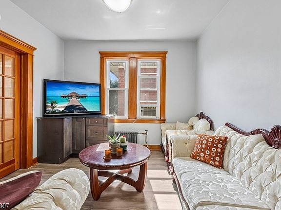 3rd image of 390 Delano Pl