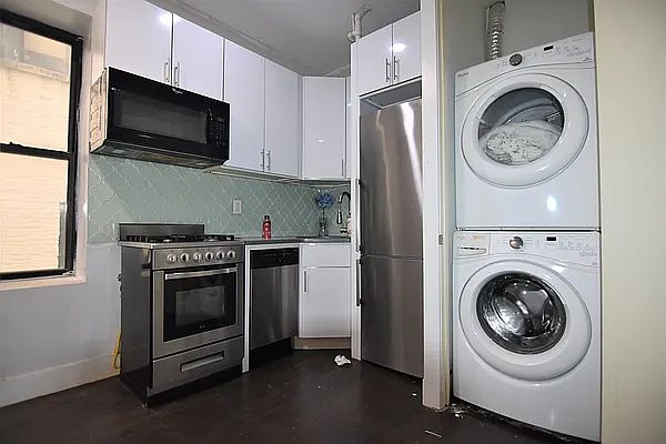 1st image of 200 W 145th St APT 1