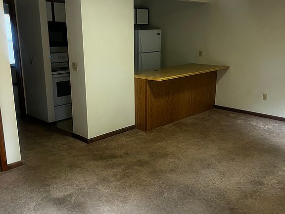 3rd image of 378 Nicholas St SE APT 12