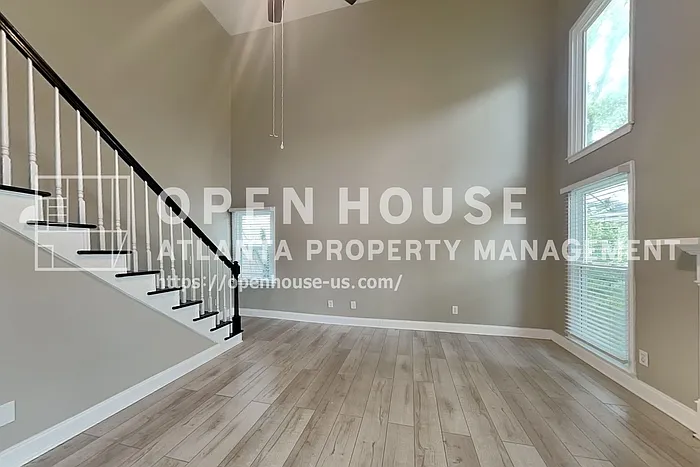 1461 Rosewood Creek Dr — Photo 3