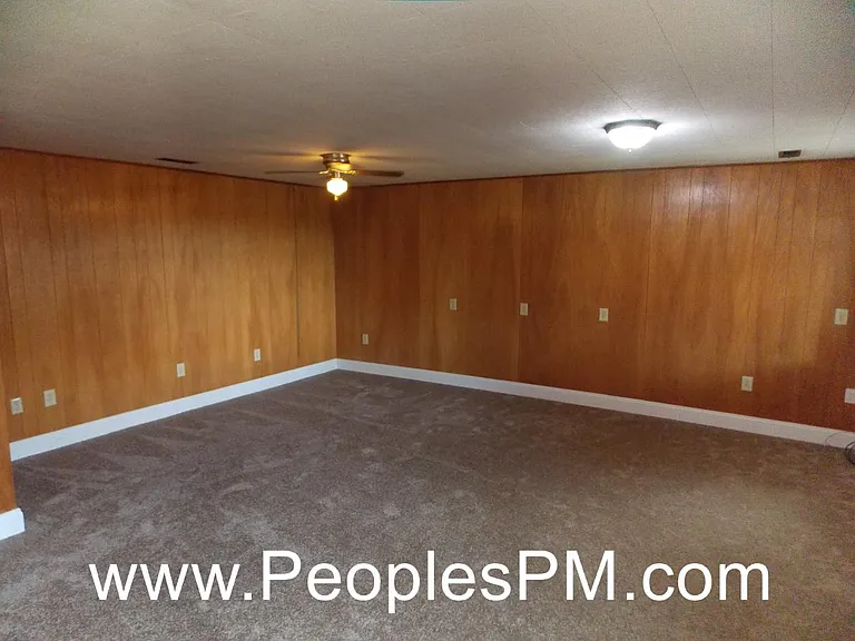 1617 Jones Ave NE — Photo 6