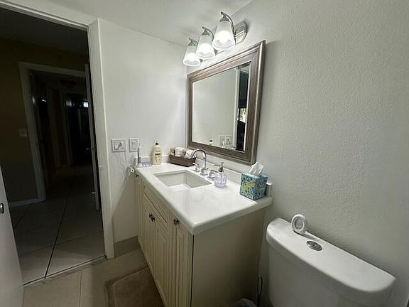 4th image of 2615 NE 3rd Ct #1120