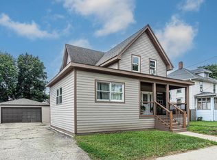 417 Lovell St, Elgin, IL 60120