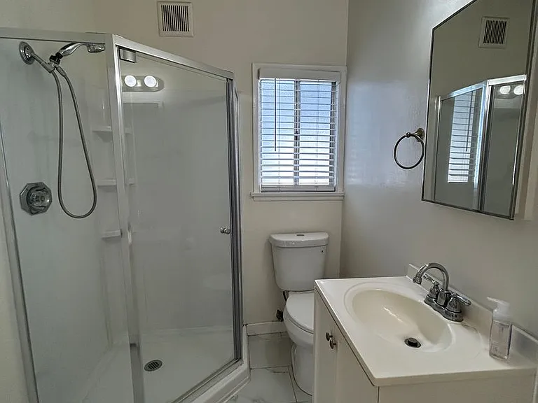 1702 Three Boys Apartments — Photo 12